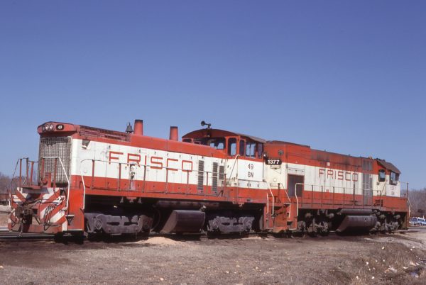 SW1500 49 and GP15-1 1377 at Springfield, Missouri on March 19, 1981 (Jim Shepard)