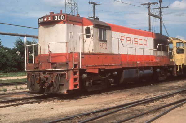 U25B 800 at Springfield, Missouri on May 30, 1975 (Mike Condren)