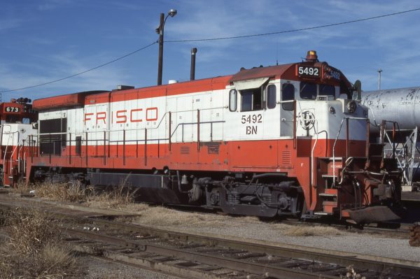 B30-7 5492 (Frisco 870) at Oklahoma City, Oklahoma on December 17, 1980 (Bill Bryant)