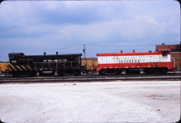 VO-1000s 202 and 200 at Springfield, Missouri in August 1973