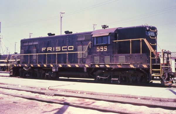 GP7 595 at Memphis, Tennessee in August 1965