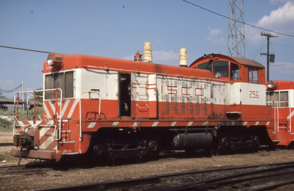 NW2 256 at Springfield, Missouri on August 30, 1980 (Chuck Frey)