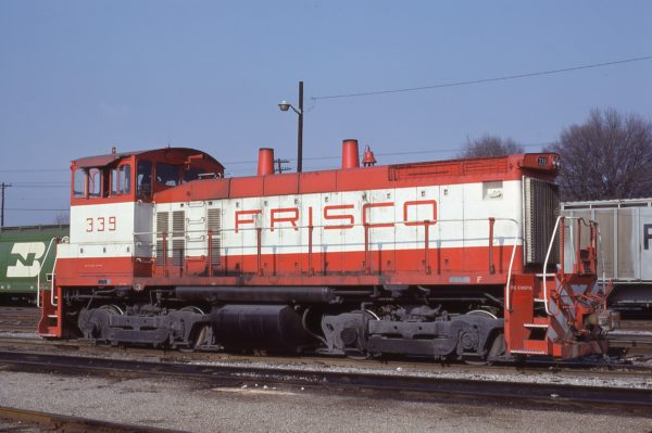 SW1500 339 at Memphis, Tennessee in January 1981 (Lon Coone)