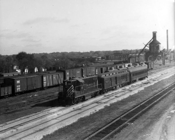 GP7 571 at Springfield, Missouri North Yard (date unknown) (Arthur B. Johnson)