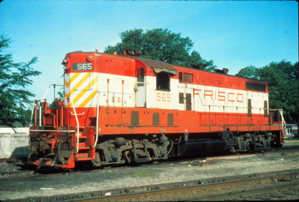 GP7 565 at Columbia, Missouri in May 1976 (Vernon Ryder)