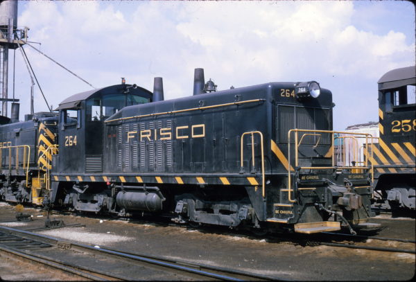 NW2 264 at St. Louis, Missouri in July 1965 (Richard Wallin)