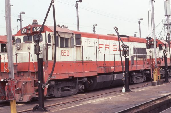 U30B 850 (location unknown) in June 1977