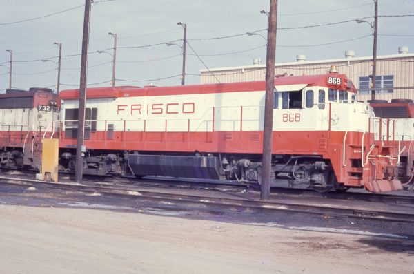 B30-7 868 at Tulsa, Oklahoma in February 1978