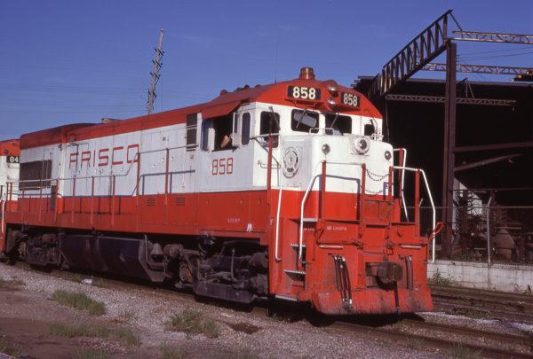 U30B 858 at Kansas City, Missouri on August 20, 1980 (J.C. Benson)