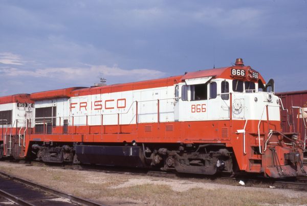 B30-7 866 at St. Louis, Missouri in September 1980 (Lon Coone)