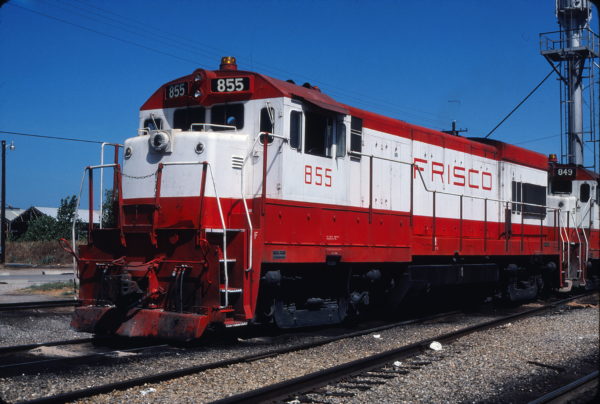 U30B 855 at Tulsa, Oklahoma on August 9, 1980 (Gene Gant)