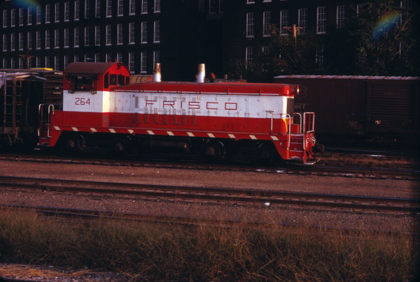 NW2 264 at St. Louis, Missouri on September 15, 1973 (Michael Tedesco)