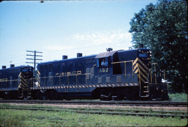 GP7 562 at Mountain Grove, Missouri on July 27, 1960 (S. McCarthy)