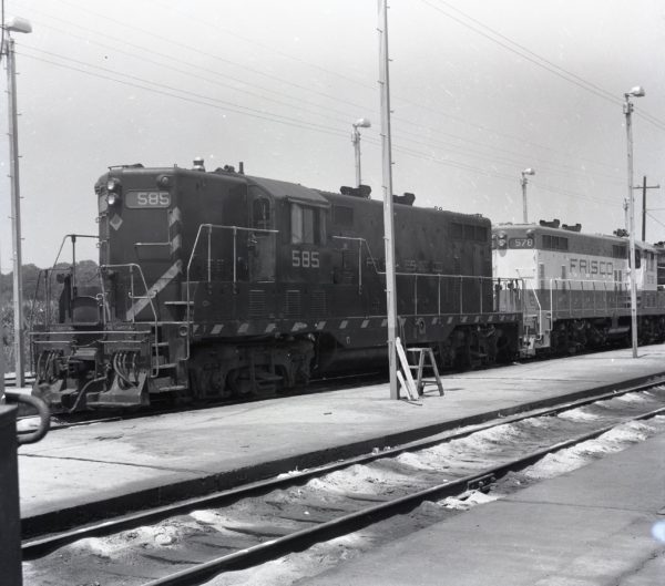 GP7s 585 and 578 at Memphis, Tennessee in June 1966