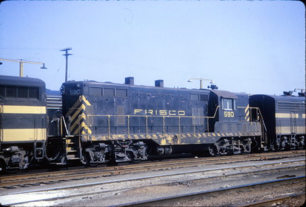 GP7 590 at St. Louis, Missouri on May 20, 1964 (James Claflin)