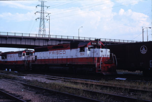 SD45 904 and U25B 811 at St. Louis, Missouri on September 16, 1978