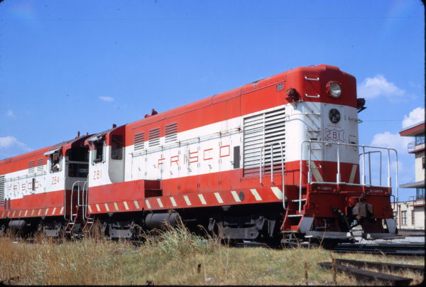 H-10-44 281 and H-12-44 284 at Tulsa, Oklahoma on July 20, 1972 (James Claflin)