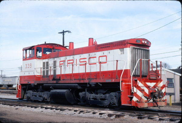 SW1500 339 at Memphis, Tennessee in December 1980 (David Johnston)