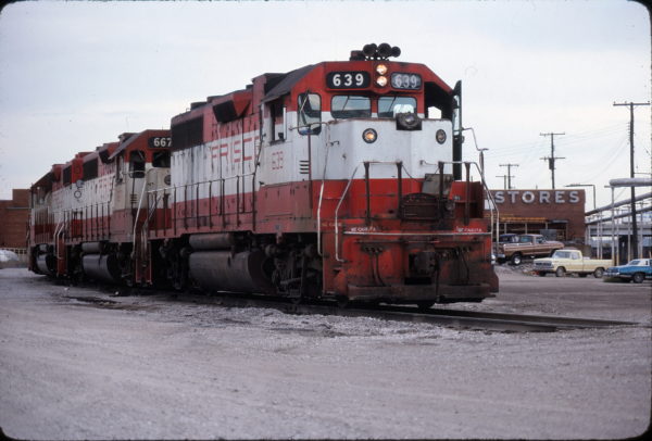 GP38AC 639 and GP38-2 667 at Springfield, Missouri in May 1978 (Ken McElreath)