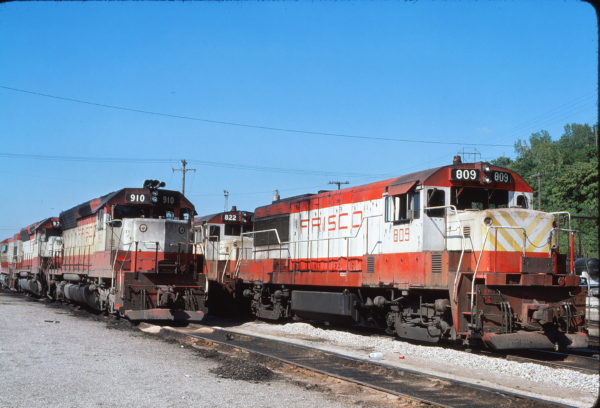 SD45 910 and U25B 809 at Kansas City, Missouri on June 21, 1976 (James Primm)