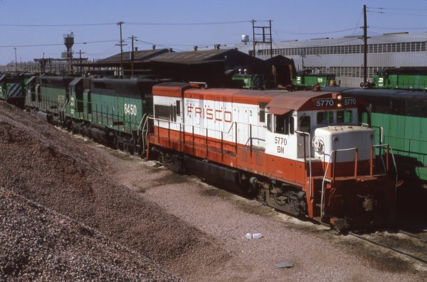 U30B 5770 (Frisco 832) at Lincoln, Nebraska in February 1981