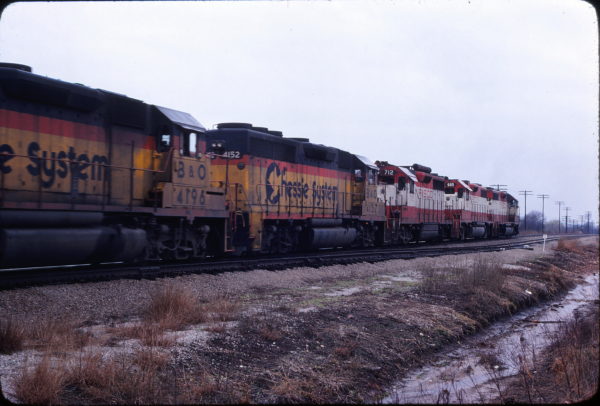 GP35 712 and GP38-2 685 at Springfield, Missouri in March 1980 (Ken McElreath)