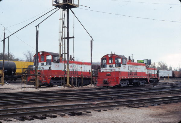 NW2 254 and SW7 304 at St. Louis, Missouri in November 1979 (Ken McElreath)