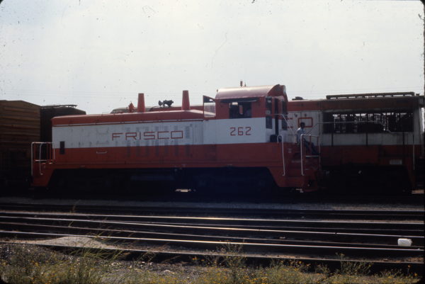 NW2 262 at Tulsa, Oklahoma in August 1973