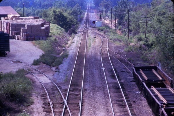 Holly Springs, Mississippi siding brick plant spur (left) in June 1974