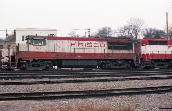 U25B 827 at Thayer, Missouri on December 29, 1978 (R.R. Taylor)