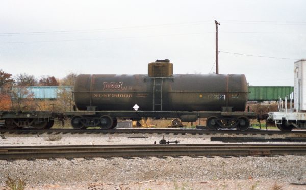 Tank Car 191000 at Springfield, Missouri in November 1987 (R.R. Taylor)